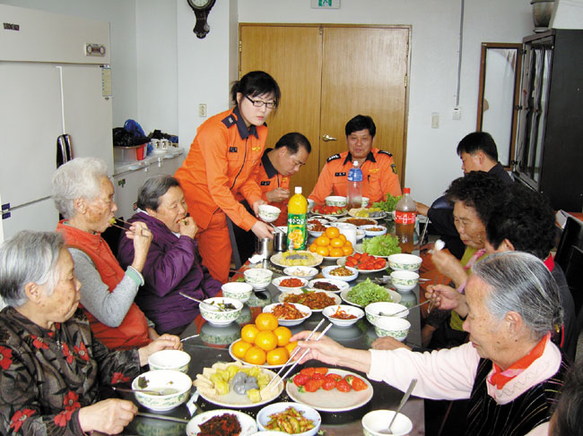 광천119안전센터, 사랑의 봉사 < 읍면중계탑 < 홍성신문 < 기사본문 - 홍성신문 내포타임즈 광천119안전센터, 사랑의 봉사