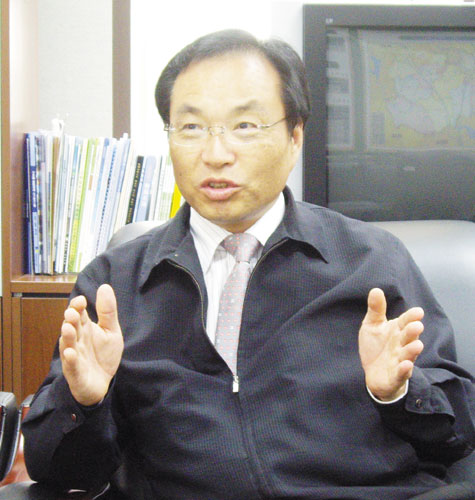 “고객 섬김 경영실천이 최우선이죠” < 사람들 < 기사본문 - 홍성신문 내포타임즈 “고객 섬김 경영실천이 최우선이죠”