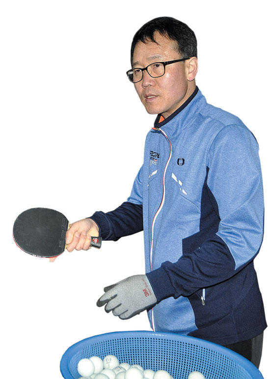서예가에서 탁구지도자로 변신한 이 승 종 씨 < 사람들 < 홍성신문 < 기사본문 - 홍성신문 내포타임즈 서예가에서 탁구지도자로 변신한 이 승 종 씨