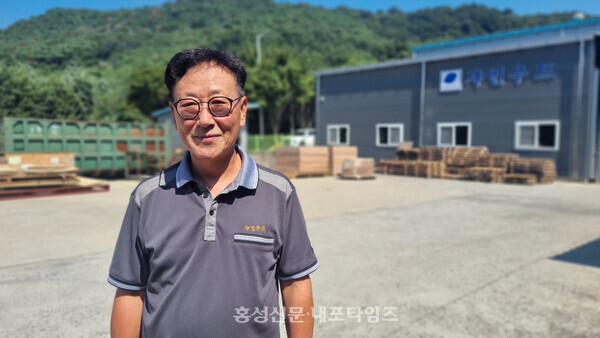 샤인우드 정형순 대표는 매월 독거노인 10명에게 10만원씩을 후원하고 있다. 