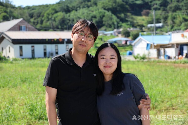 은하면 대천마을에 살고 있는 김승현(사진 왼쪽)·박순영 부부.