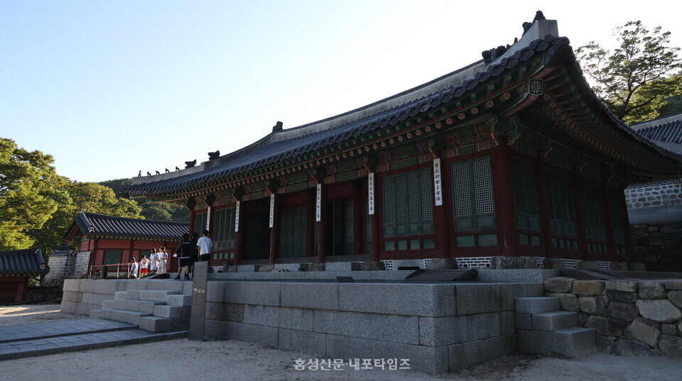 조선시대 인조 4년 지어진 남한산성 행궁 외행전.