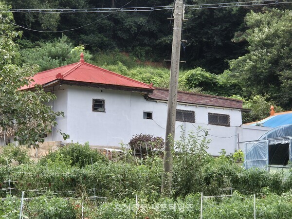 양색시와 미군이 살았던 집. 벽계리에 미군들이 들어오면서 미국이라는 나라는 어느 날 갑자기 마을 담장 너머의 현실이 됐다. 