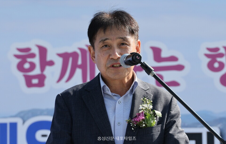 김태기 홍북읍장이 환영사를 하고 있다.
